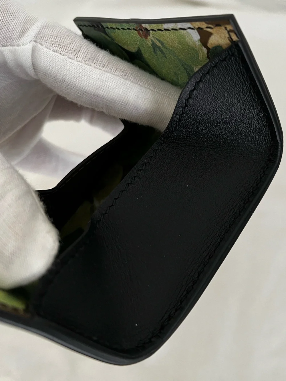 Gucci Blooms Black Leather Green Floral Jewelry AirPod Coin Case BNWB Shop Card